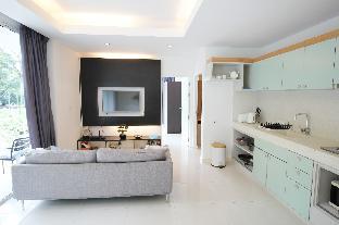 Quiet Hillside 2 Bedroom Condo