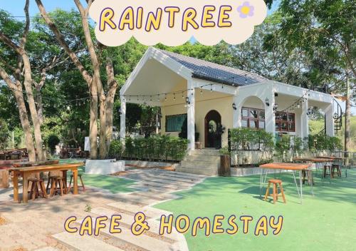 Rain Tree Cafe &amp; Homestay