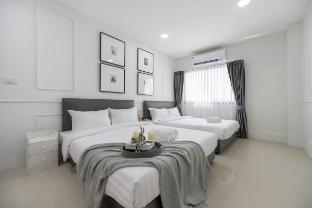 RB10 Arun Sa Wad Chinatown 402