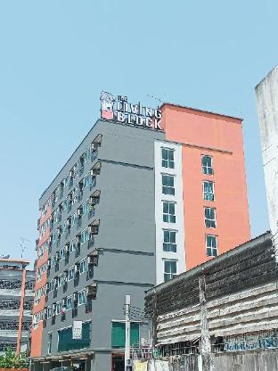 RedDoorz The Living Block