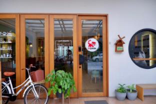 Redpanda Hostel & Cafe