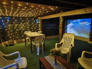 Regal Eagle Guesthouse -Thai House and Garden