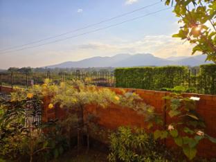 Retreat mode home stay with convenient location