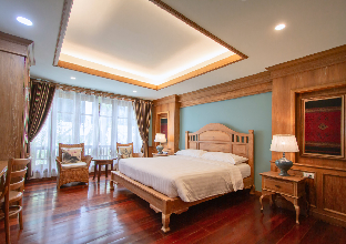 Rich Garden House
