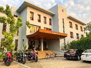Riverhouse Resort