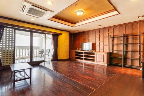 Riverside Near Iconsiam & Asiatique Check in 24h