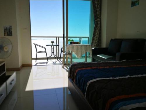 Riviera beach wongamat tower