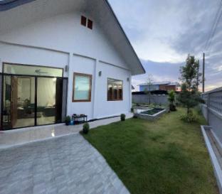 Rocklee gallery house