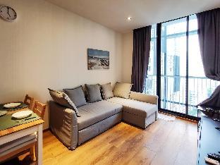 Rooftop pool luxury cozy condo BTSphromphong706