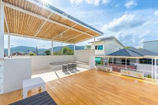 *Rooftop Sea View Modern Pool Villa, Rawai V211
