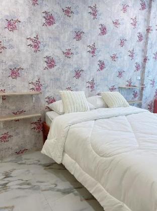 Room Natawee Srinth