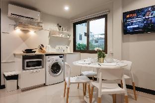 S3 Silom central, large room, full kitchen, WIFI,