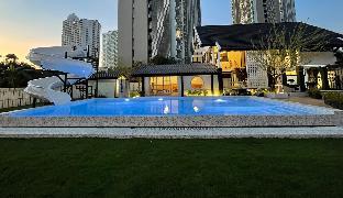 Saga Pool House