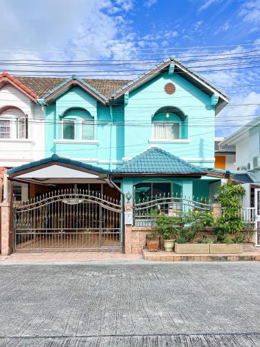 San-sabai House