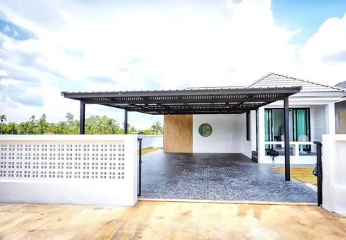 Sea &amp; Sand House