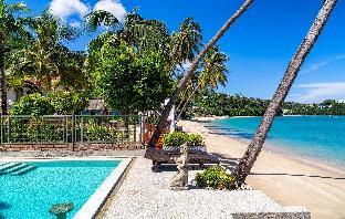 Seafront Studio in Private Villa w/Infinity Pool