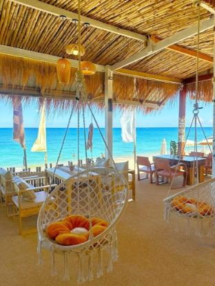 Seaside: Coconut Bungalow, family stay