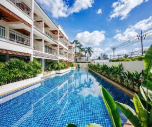 Seaview Condo with Large Pool (BAP1)