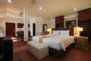 SeaView Family Room with Kitchen 252