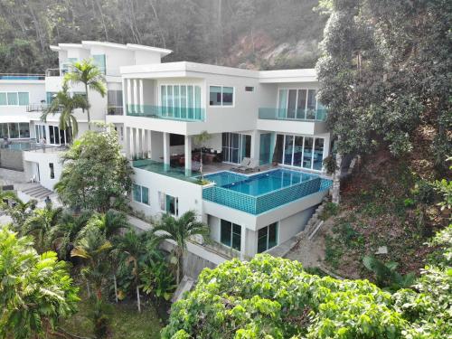 Seaview three bedroom villa in Bangtao area