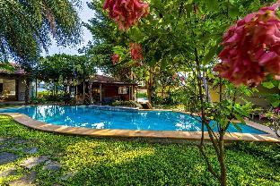 Secluded Oasis for Family and Friends (BM5)