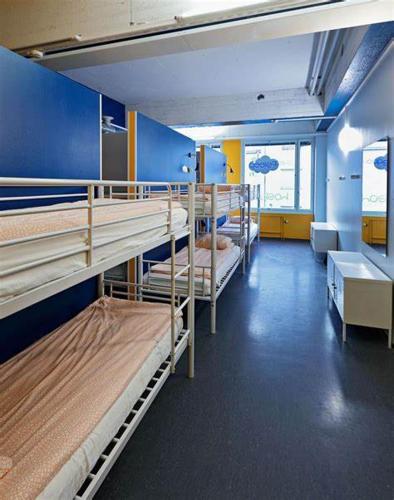 SERENITY HOSTEL &amp; MINI Bar126