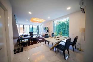 Seven Bedrooms Double Pool Luxury Villa