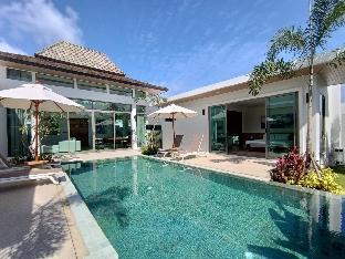 Shambhala Grand Spacious Corner Pool Villa