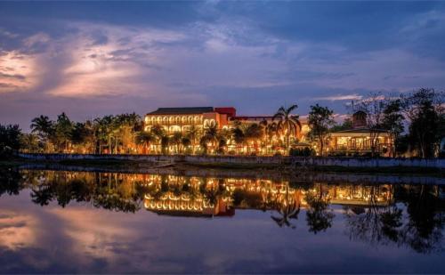 SHEIK ISTANA HOTEL CHIANGMAl