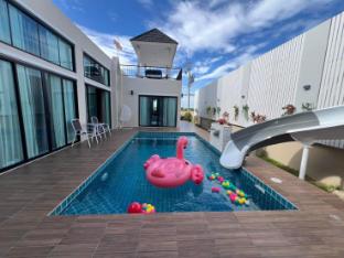 Sherlyn pool villa