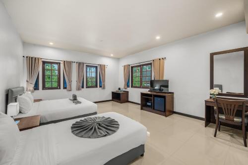 SimPly Stay Fisherman&#039;s Village