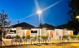 Sisters Home, House near Laem Mae Phim