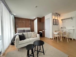 Sixth Avenue Sukhumvit, BTS Asoke&amp;Nana, MRT 404