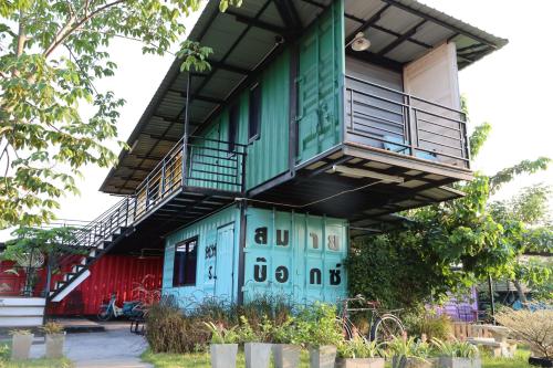 Smile Box Coffee &amp; Resort
