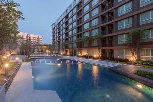 Spacious 1 Bedroom, with sofa bed and Balcony