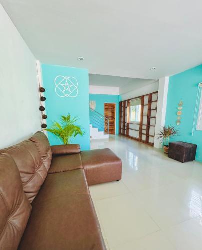 Spacious 2 bedroom house in Hin Kong