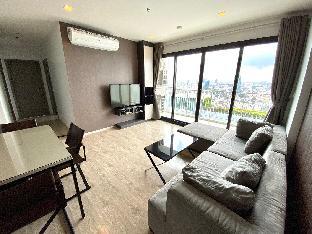 Spacious 2 Bedroom Penthouse Condo In The Base 595