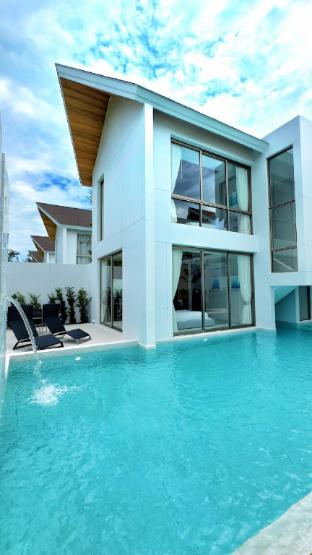 Spacious 3 bed room villa Bangtao beach