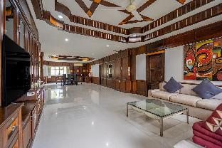Spacious 3 bedroom apartment in Nanai Road Patong