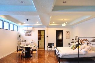 Spacious Design Loft with Rooftop