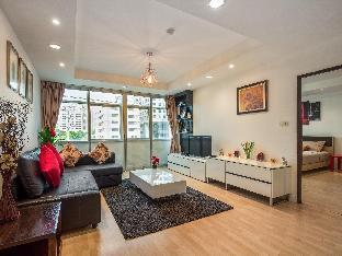 Spacious two-bedroom apartment with full amenities