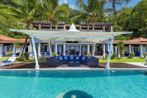 Spectacular Ocean Views 8BR Pool Villa Sawan in Patong! Relax &amp; Play - Billiard, Table football, Gym
