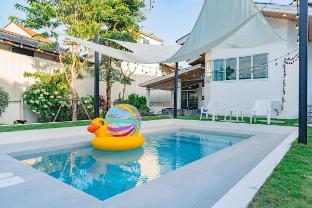 Spring Day House near Nimman . Big garden