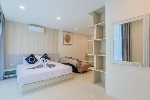 Studio room pool view Patong