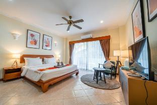 Studio - Swimming Pool / Balcony /near market 102