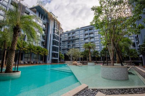 Stylish 1BR • Pool • Gym • Walk to Kamala Beach