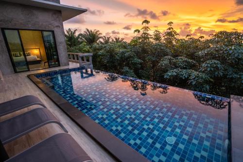 Stylish Pool Villa - 10 Mins Walk To The Beach