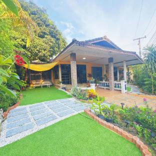 Sun & Moon House Pattaya
