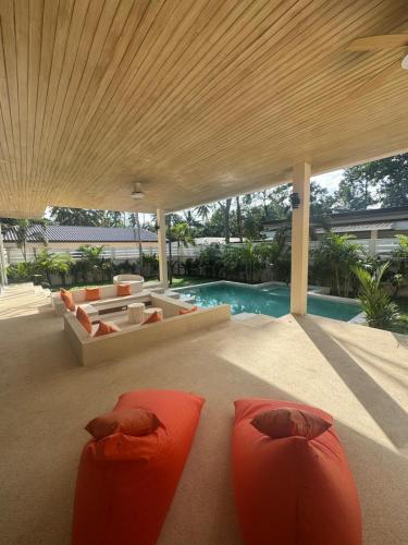 Sunlight Pool Villas