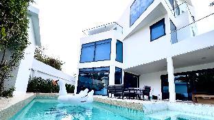 Super Large Courtyard 5-Bedroom Pool Villa